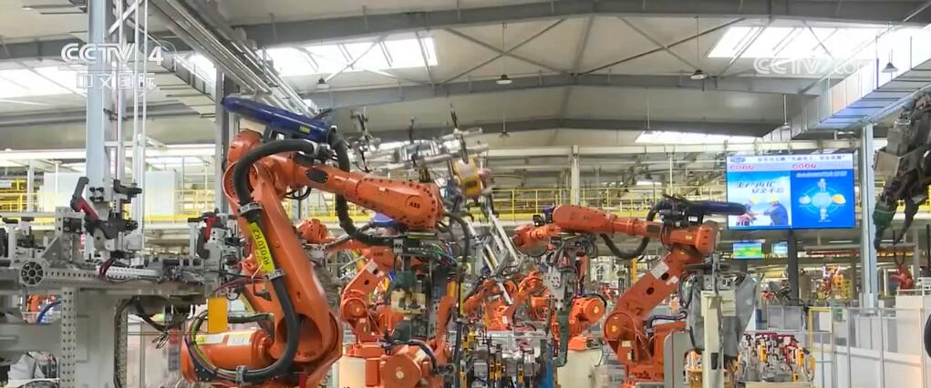 數(shù)字化智能化轉(zhuǎn)型提速 中國工業(yè)生產(chǎn)向“新”向“綠”引擎足